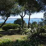 Appartement Bel Accès Direct Mer; L'almanarre,